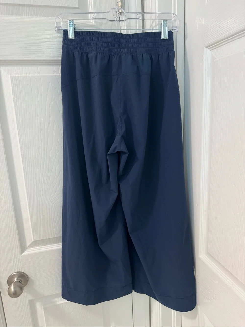 Lululemon Wanderer Culottes size 4 wide leg navy blue